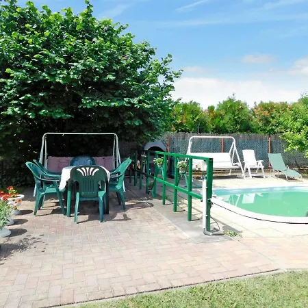 Holiday Antal Holiday home Kapolnasnyek